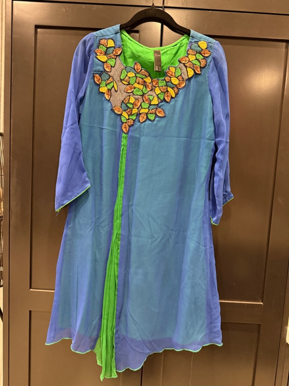 Blue & Green Embroidered Women's Kurta